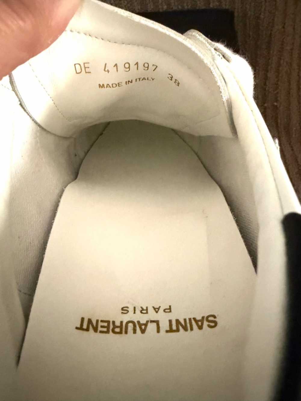 Saint Laurent White Leather Low-Top Sneakers with Black Heel Tab - Picture 5 of 8